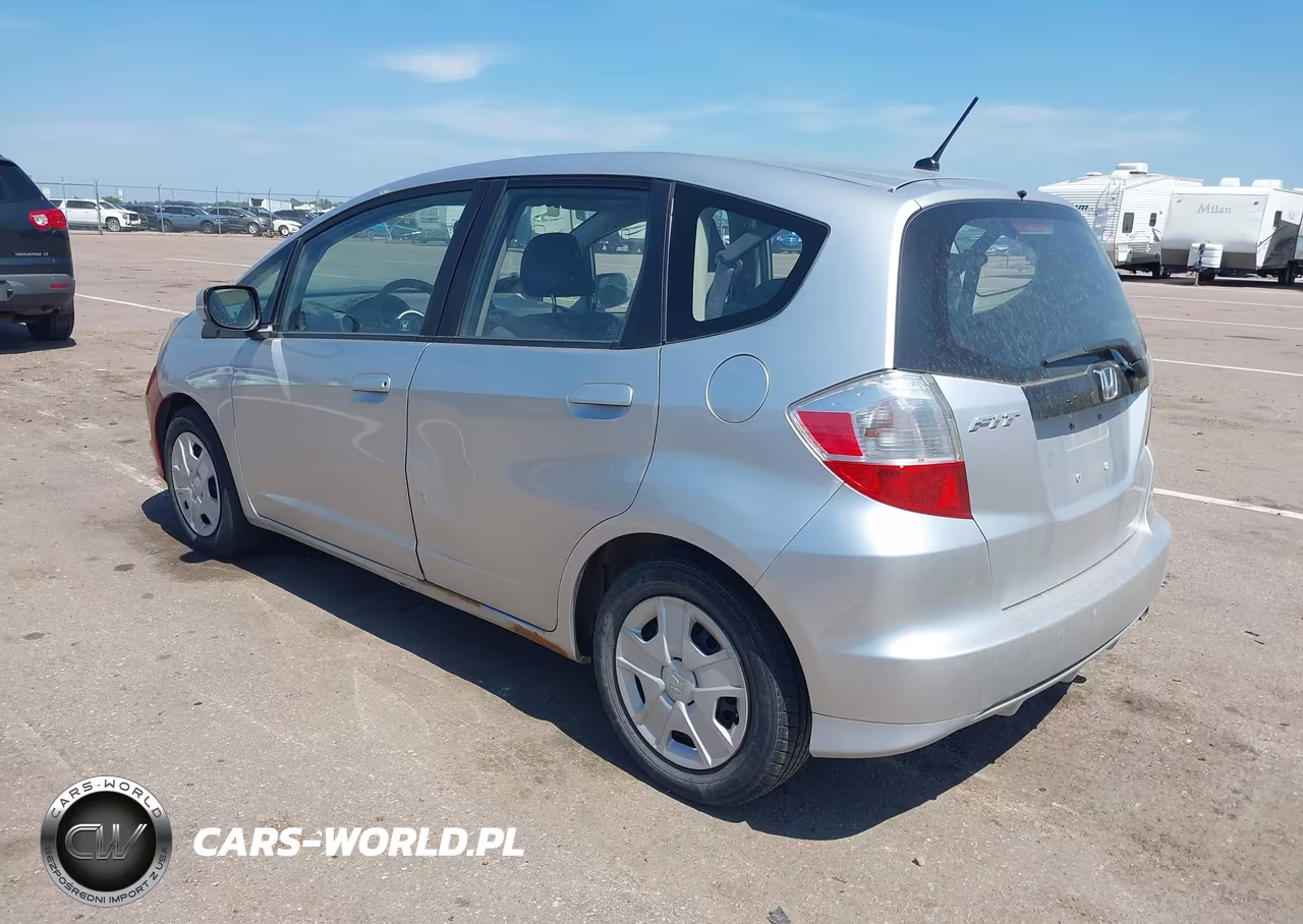 2013 Honda Fit VIN:JHMGE8G38DC007621 - 3