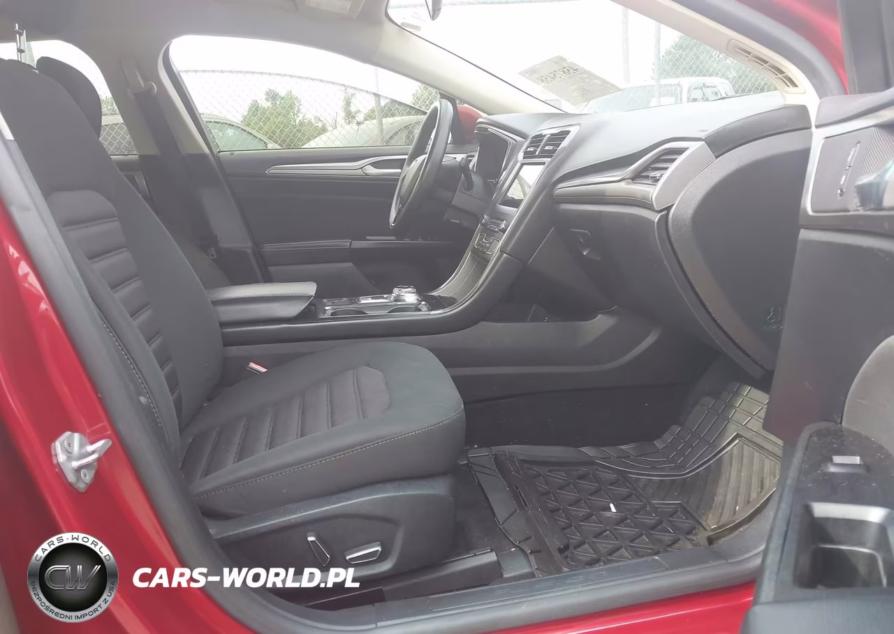 2017 Ford Fusion Se VIN:3FA6P0H70HR394852 - 5