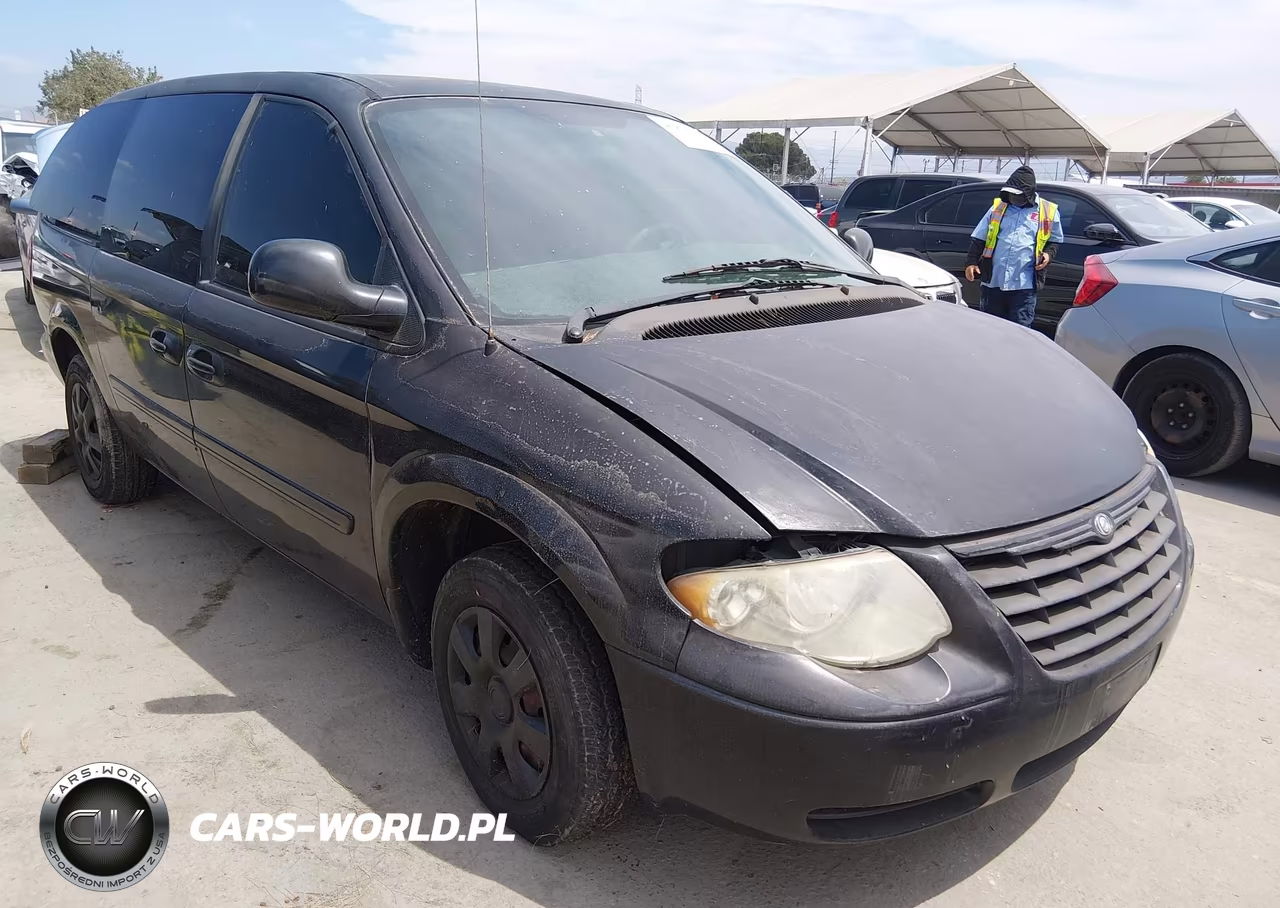 2005 Chrysler Town & Country Lx