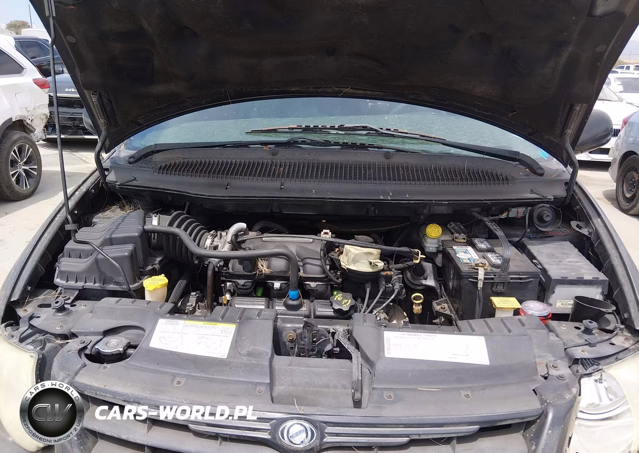 2005 Chrysler Town & Country Lx VIN:2C4GP44R05R173069 - 10