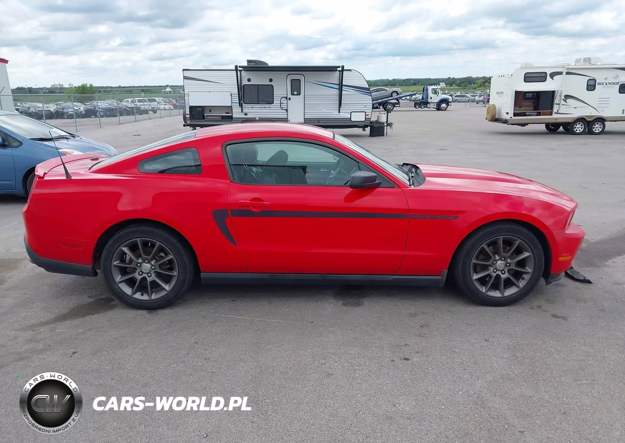 2011 Ford Mustang V6 Premium VIN:1ZVBP8AMXB5136384 - 13
