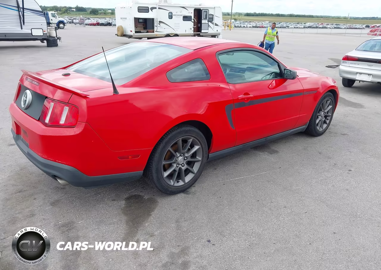 2011 Ford Mustang V6 Premium VIN:1ZVBP8AMXB5136384 - 4