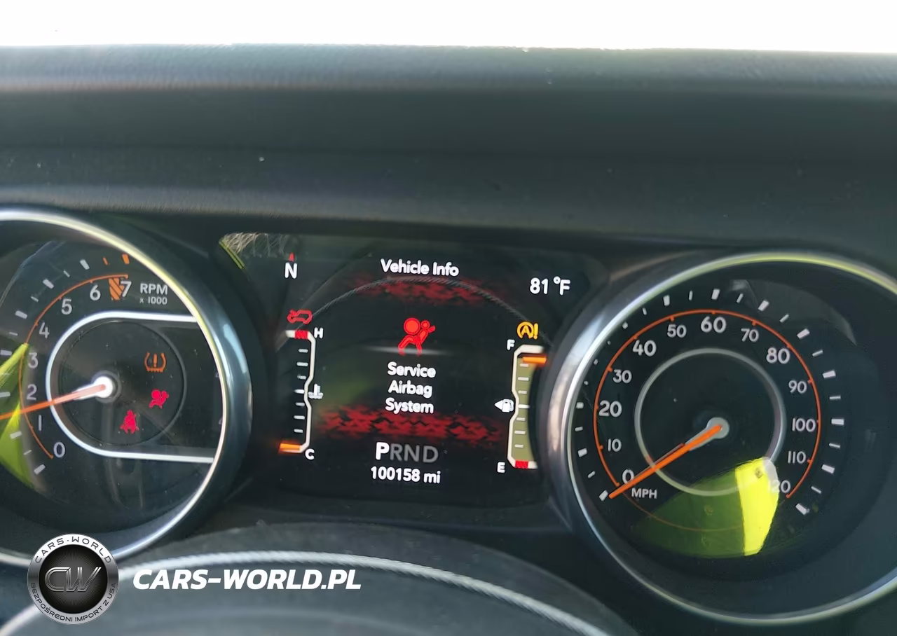 2018 Jeep Wrangler Unlimited Sahara 4X4 VIN:1C4HJXEGXJW110843 - 7