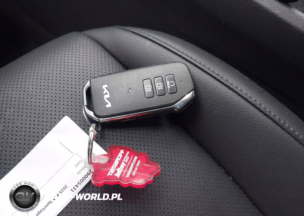 2025 Kia Sportage Plug-In Hybrid X-Line Prestige VIN:KNDPZDDH3S7248331 - 11