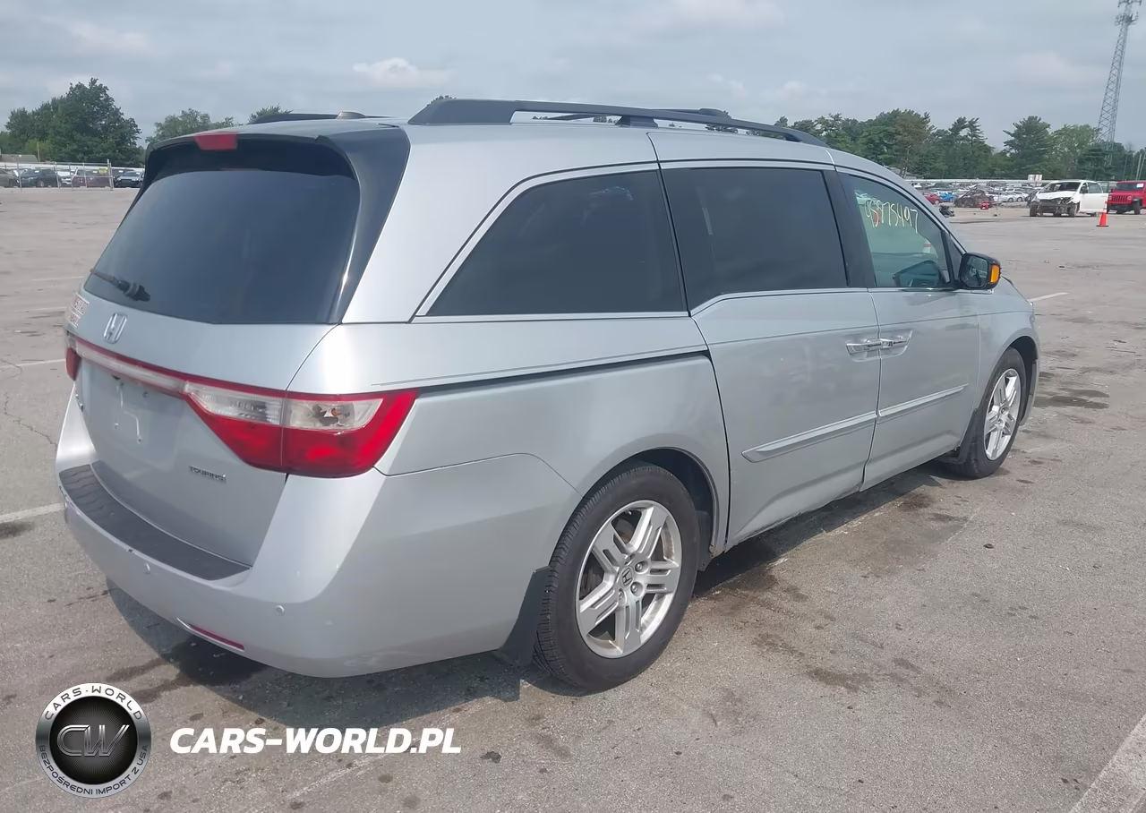 2013 Honda Odyssey Touring-Touring Elite VIN:5FNRL5H93DB081730 - 4