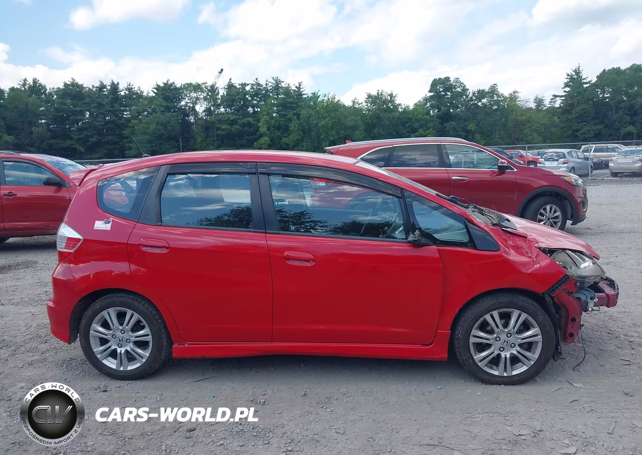 2010 Honda Fit Sport VIN:JHMGE8H44AC031773 - 13
