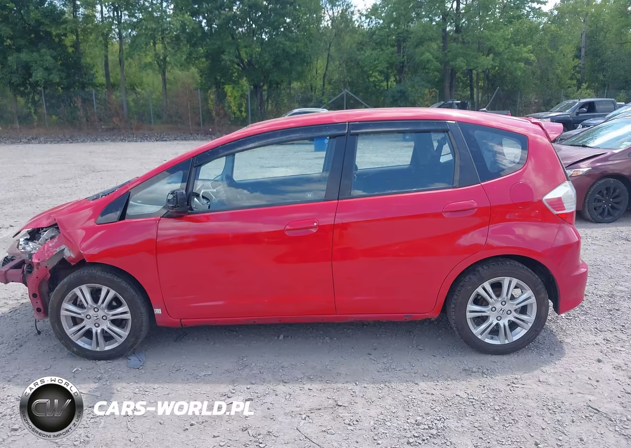 2010 Honda Fit Sport VIN:JHMGE8H44AC031773 - 14