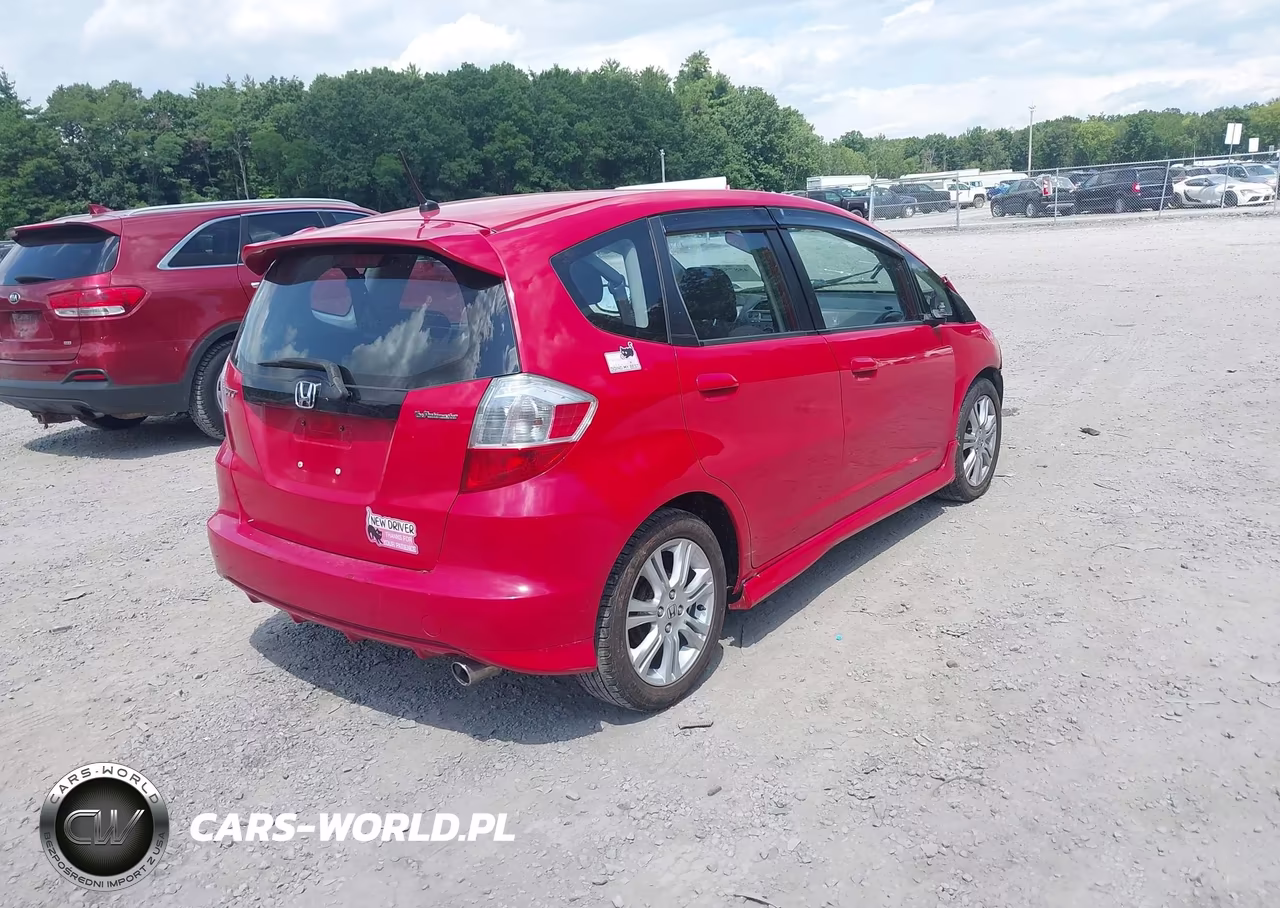 2010 Honda Fit Sport VIN:JHMGE8H44AC031773 - 4