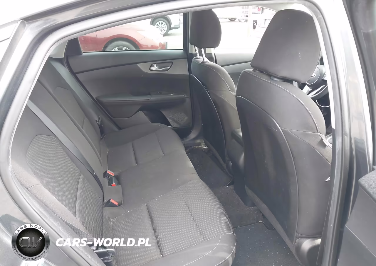 2021 Kia Forte Lxs VIN:3KPF24AD8ME267719 - 8
