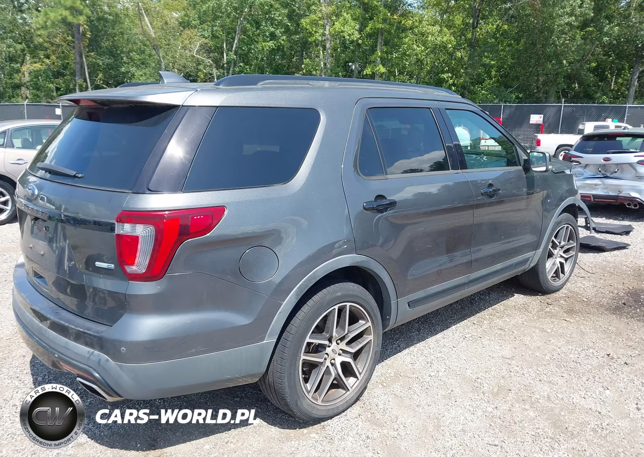 2016 Ford Explorer Sport VIN:1FM5K8GTXGGB77182 - 4