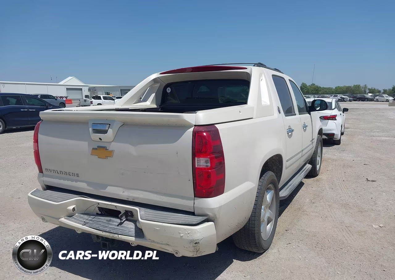 2013 Chevrolet Avalanche Ltz VIN:3GNTKGE78DG114021 - 4