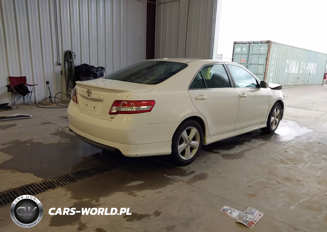 2010 Toyota Camry Se VIN:4T1BF3EK8AU574919 - 4