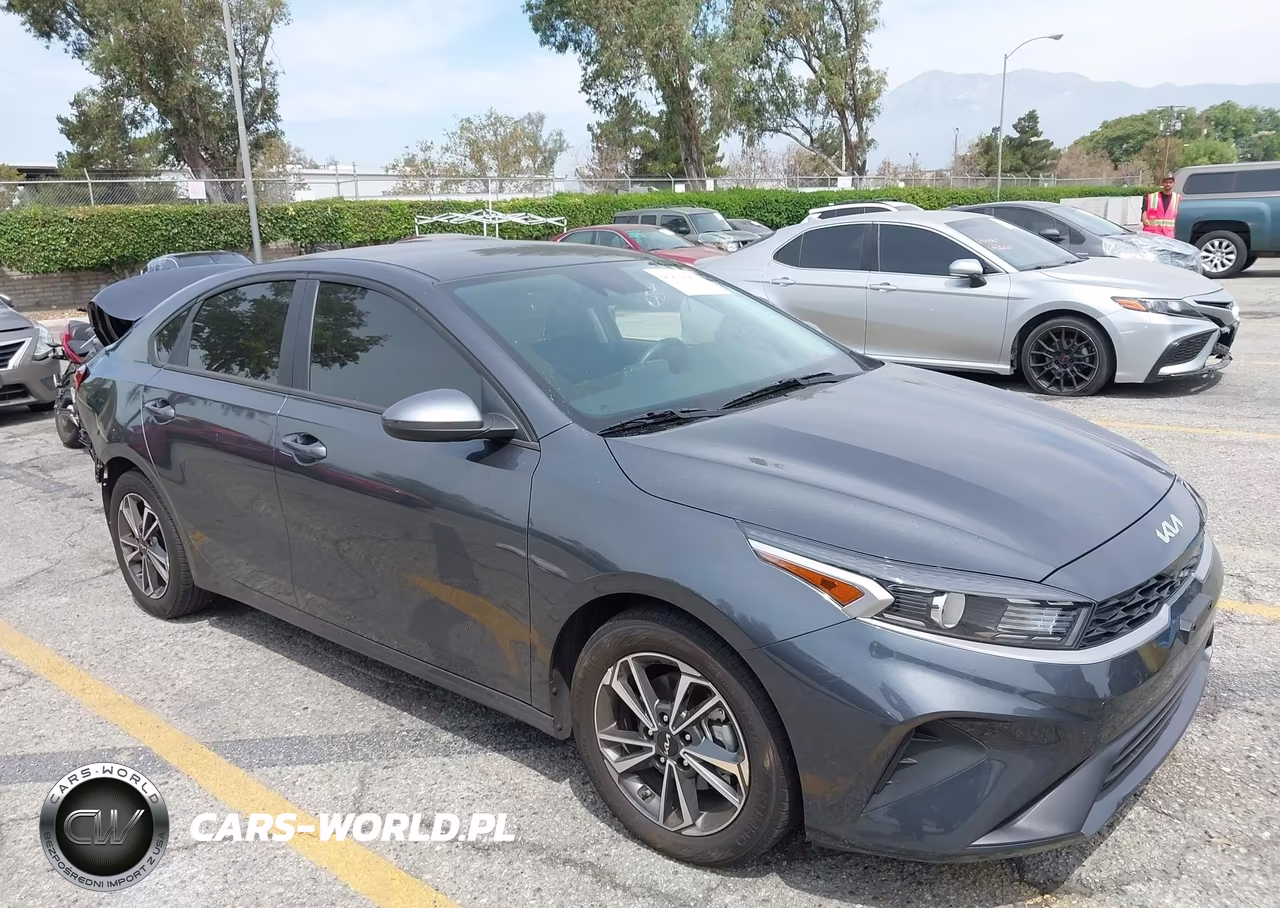 2024 Kia Forte Lxs – zdjęcie 1 z 19