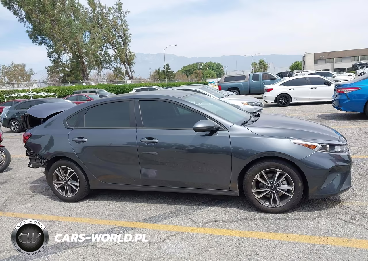 2024 Kia Forte Lxs VIN:3KPF24AD4RE742824 - 14
