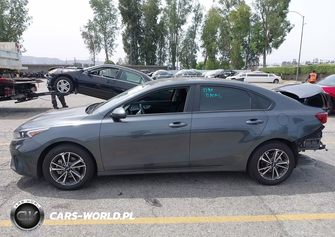 2024 Kia Forte Lxs VIN:3KPF24AD4RE742824 - 15