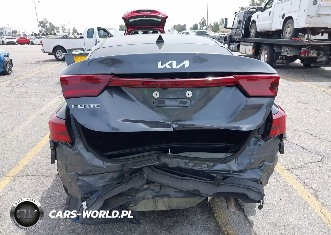2024 Kia Forte Lxs VIN:3KPF24AD4RE742824 - 17