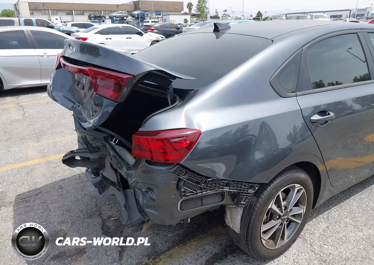 2024 Kia Forte Lxs VIN:3KPF24AD4RE742824 - 19