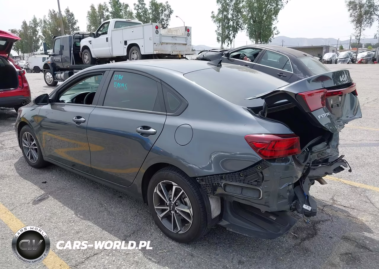 2024 Kia Forte Lxs VIN:3KPF24AD4RE742824 - 3