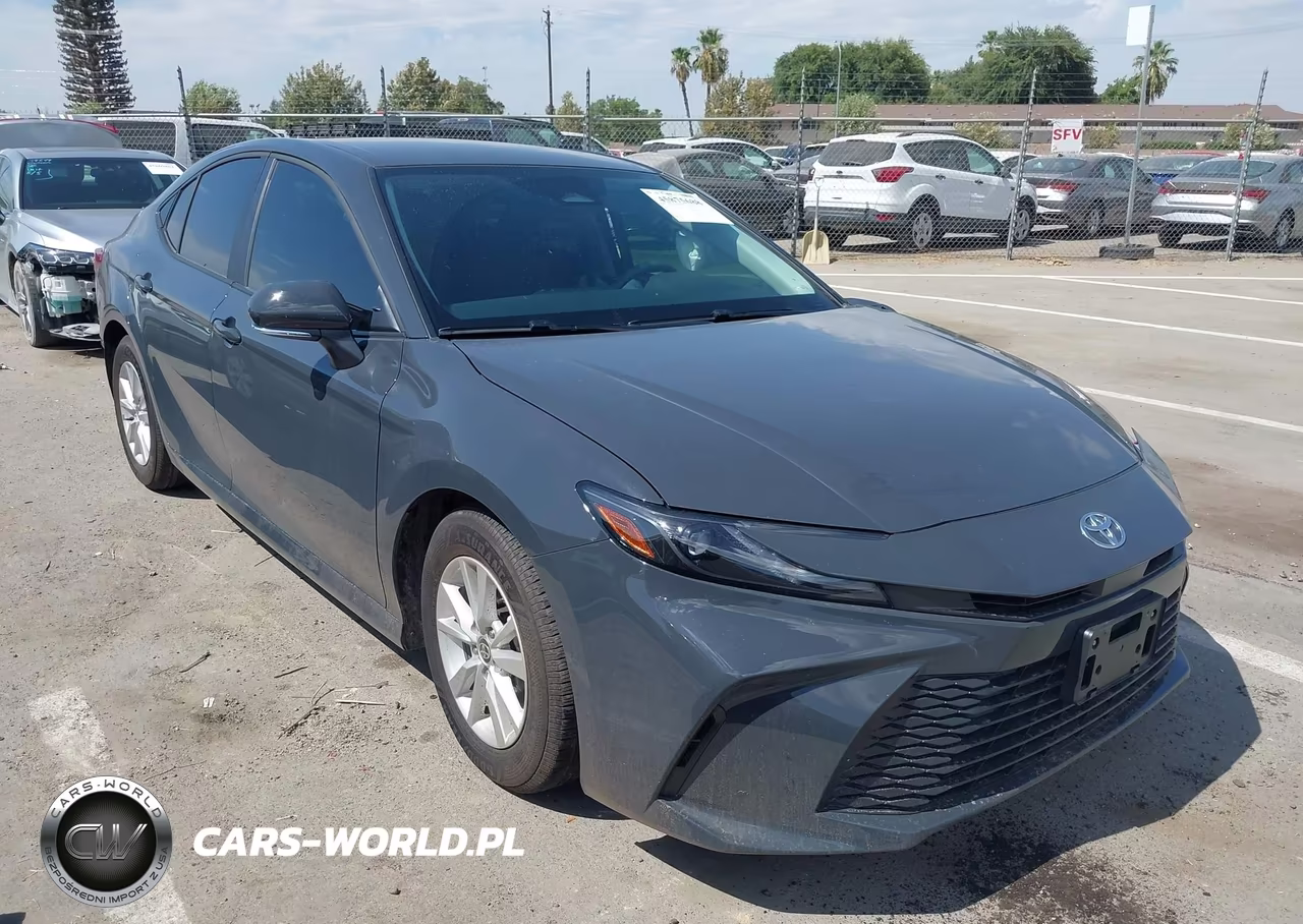2026 Toyota Camry Le – zdjęcie 1 z 21