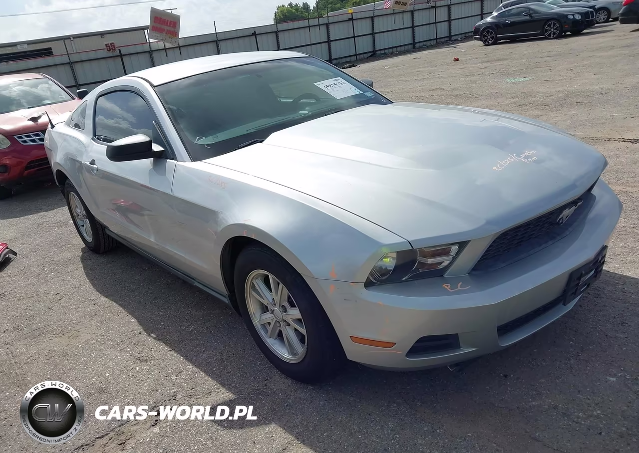 2012 Ford Mustang V6