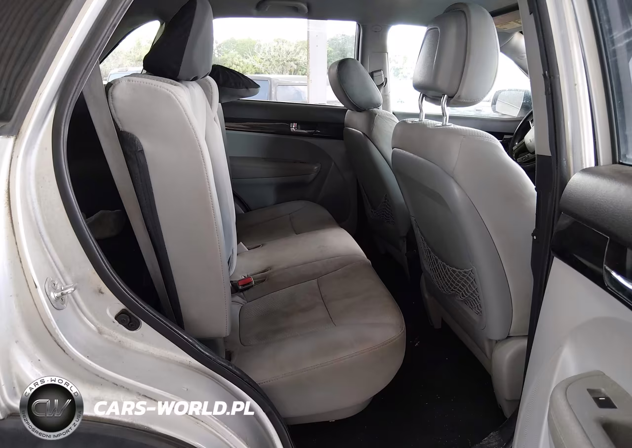 2011 Kia Sorento Lx VIN:5XYKTDA28BG060144 - 8