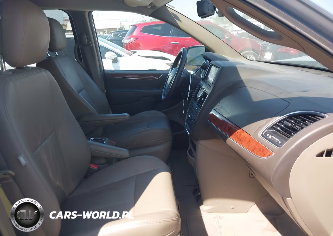 2012 Chrysler Town & Country Touring VIN:2C4RC1BG1CR317777 - 5