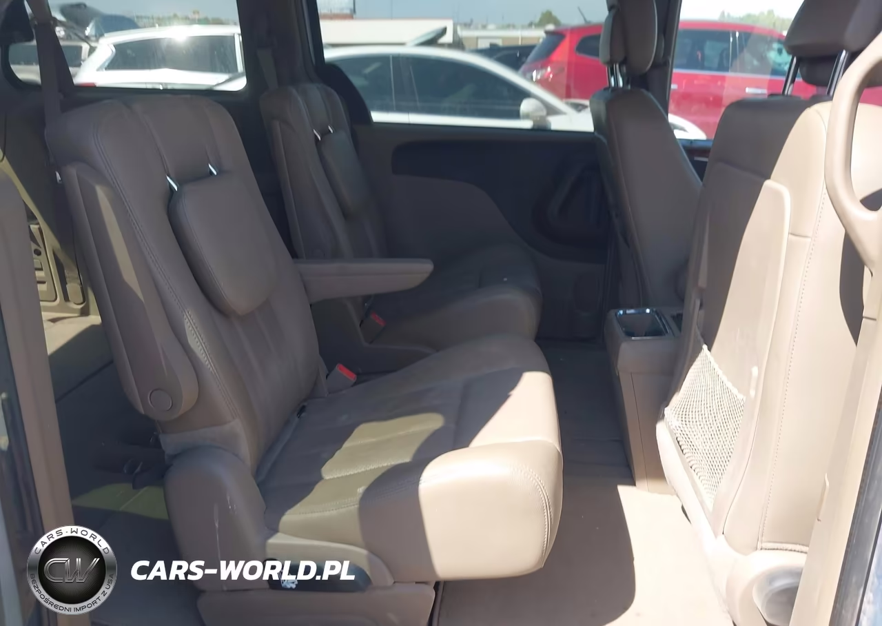 2012 Chrysler Town & Country Touring VIN:2C4RC1BG1CR317777 - 8