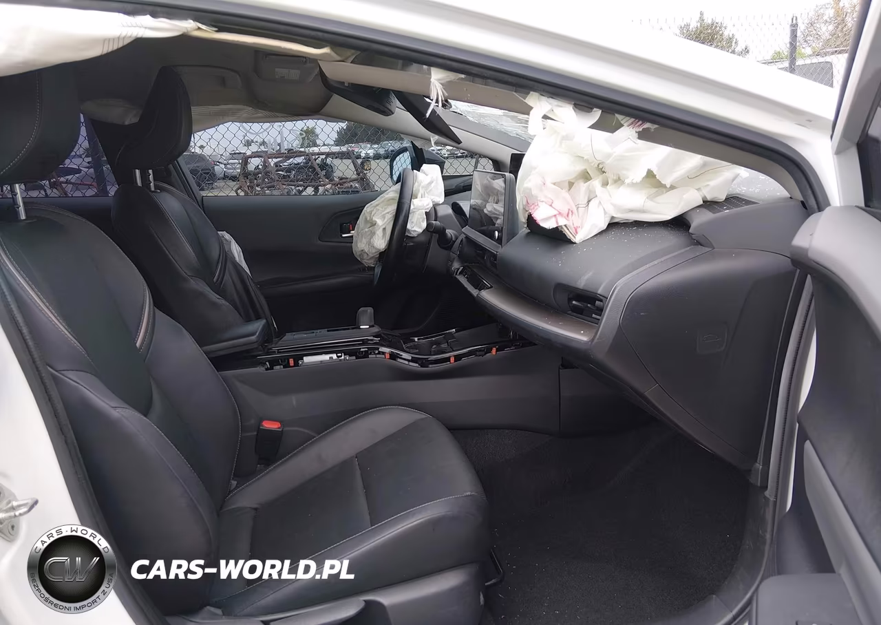 2023 Toyota Prius Xle VIN:JTDACAAU3P3002322 - 5