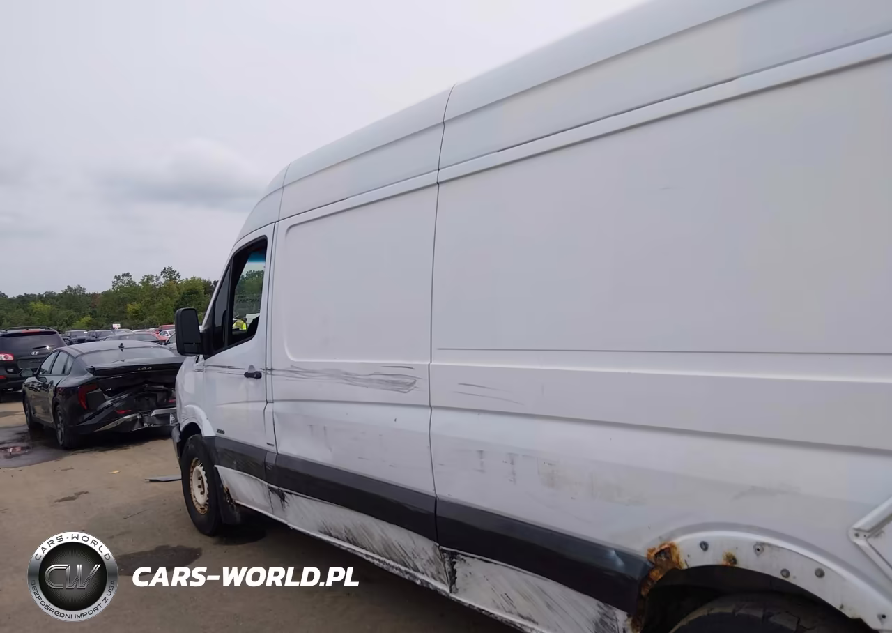 2011 Mercedes-Benz Sprinter 2500 High Roof VIN:WD3PE8CB1B5584159 - 14