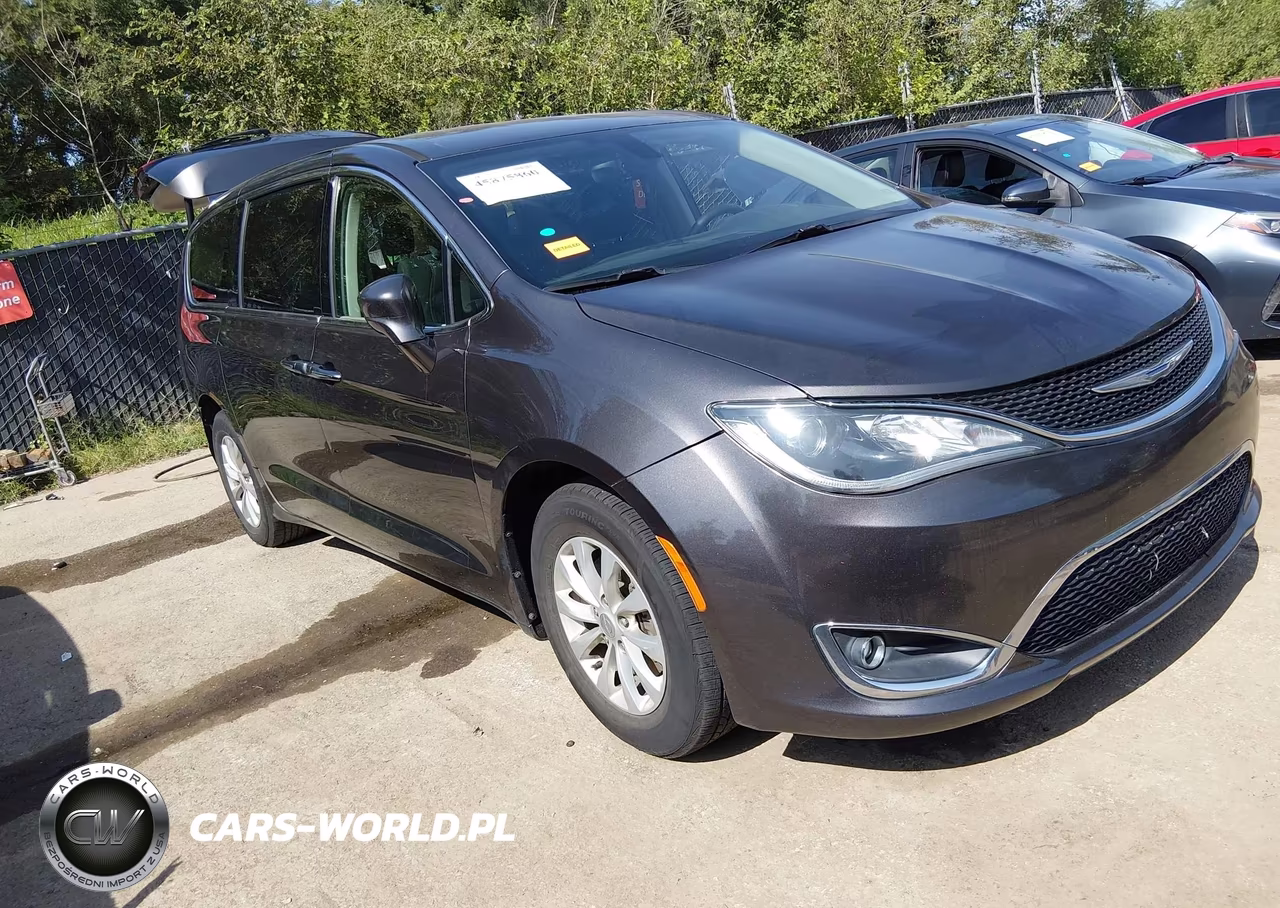 2018 Chrysler Pacifica Touring Plus