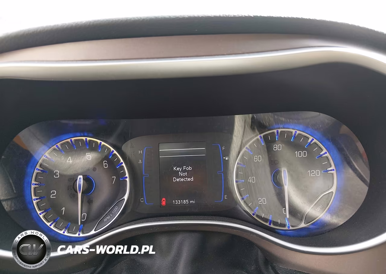 2018 Chrysler Pacifica Touring Plus VIN:2C4RC1FG4JR154825 - 7