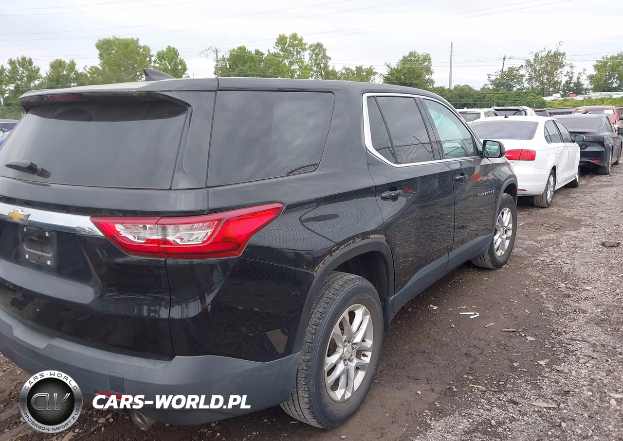 2018 Chevrolet Traverse Ls VIN:1GNERFKW5JJ104096 - 4