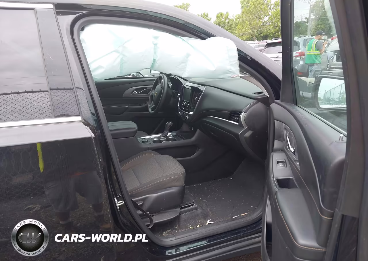 2018 Chevrolet Traverse Ls VIN:1GNERFKW5JJ104096 - 5