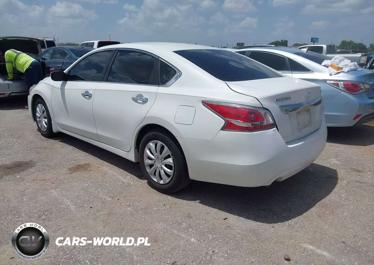 2015 Nissan Altima 2.5 S VIN:1N4AL3AP4FN391003 - 3