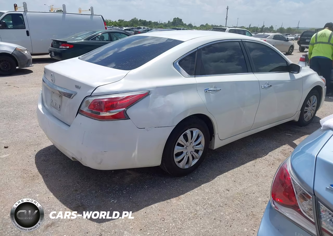 2015 Nissan Altima 2.5 S VIN:1N4AL3AP4FN391003 - 4
