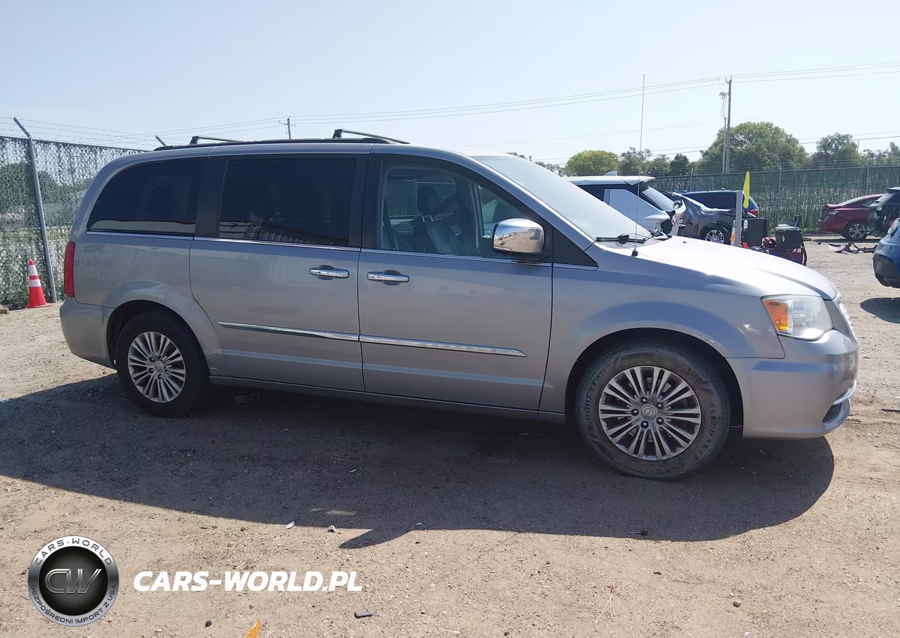 2015 Chrysler Town & Country Touring-L VIN:2C4RC1CG5FR602808 - 13