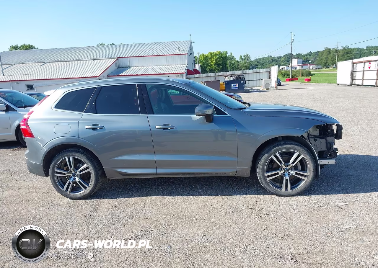 2018 Volvo Xc60 T5 Momentum VIN:YV4102RK3J1095635 - 14