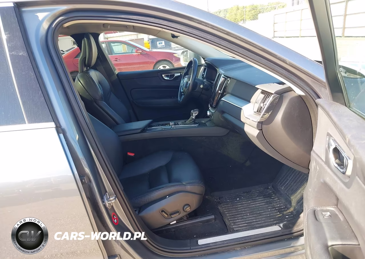 2018 Volvo Xc60 T5 Momentum VIN:YV4102RK3J1095635 - 5