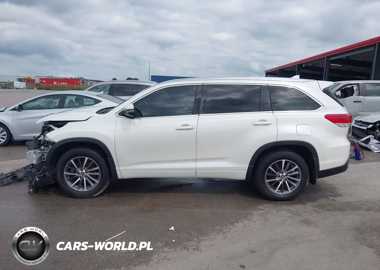 2018 Toyota Highlander Xle VIN:5TDJZRFH7JS531402 - 15
