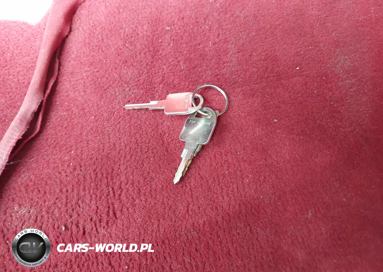 1990 Cadillac Allante VIN:1G6VS3382LU127366 - 11