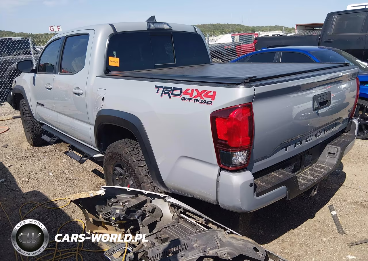 2018 Toyota Tacoma Trd Off Road VIN:3TMCZ5AN8JM181003 - 3
