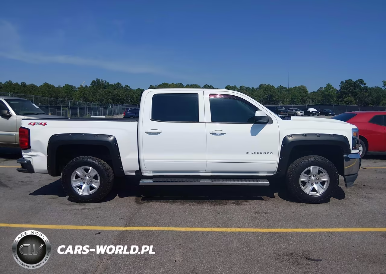 2018 Chevrolet Silverado 1500 1Lt VIN:3GCUKREH9JG301233 - 13