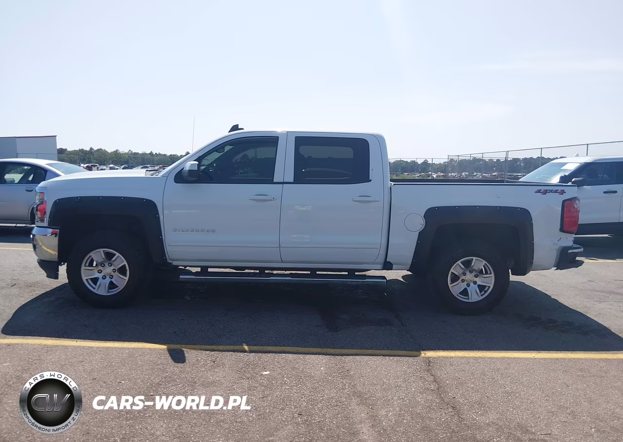 2018 Chevrolet Silverado 1500 1Lt VIN:3GCUKREH9JG301233 - 14