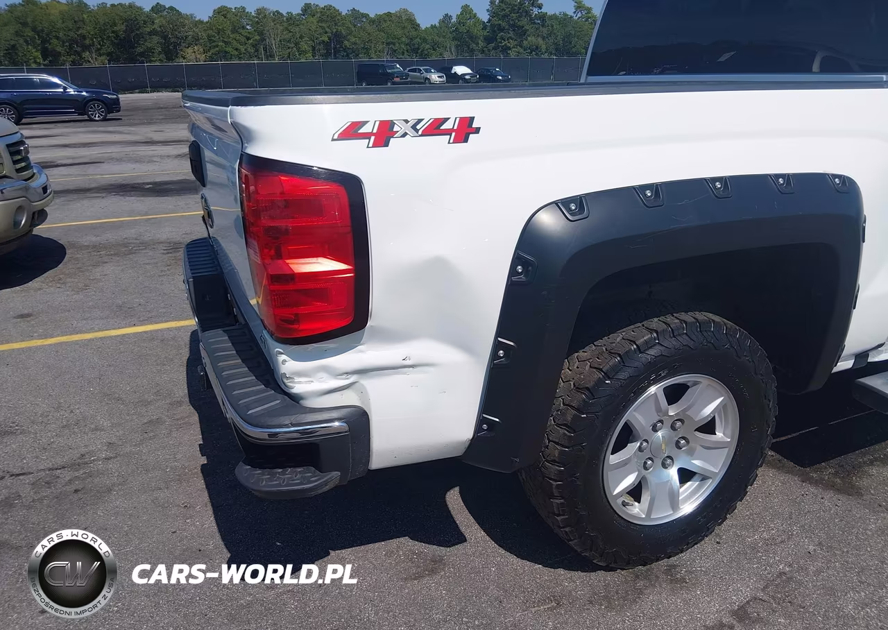 2018 Chevrolet Silverado 1500 1Lt VIN:3GCUKREH9JG301233 - 17