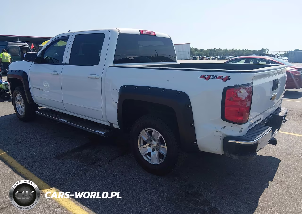 2018 Chevrolet Silverado 1500 1Lt VIN:3GCUKREH9JG301233 - 3