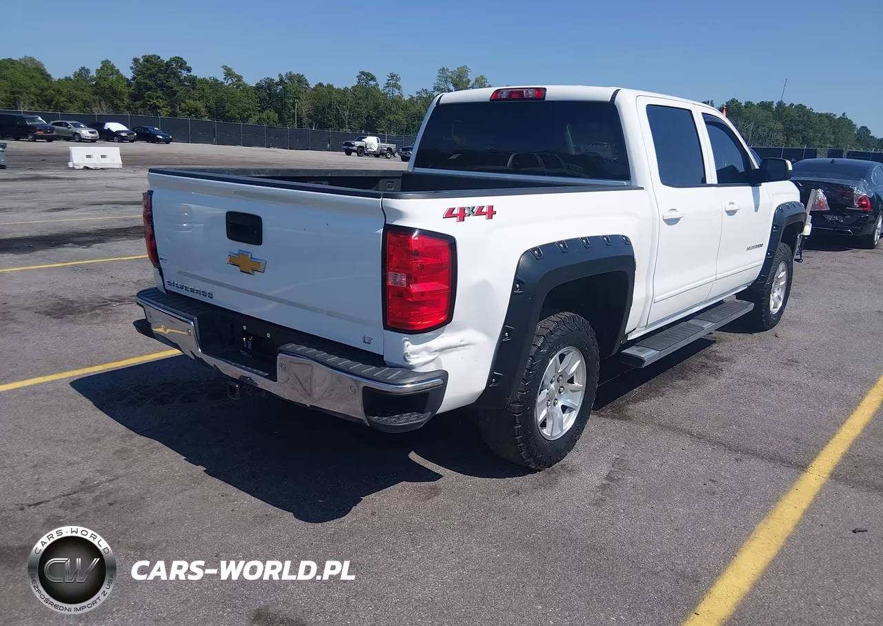 2018 Chevrolet Silverado 1500 1Lt VIN:3GCUKREH9JG301233 - 4