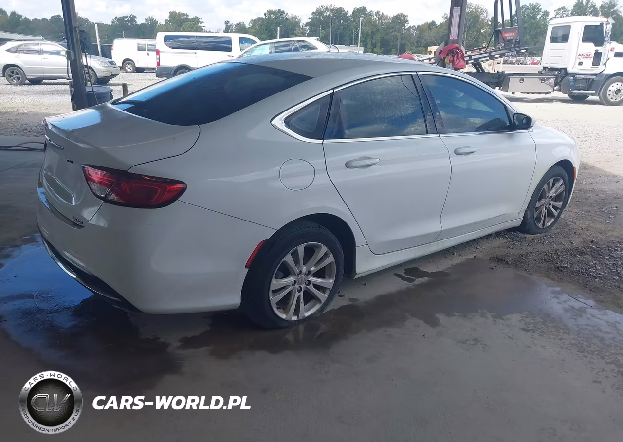 2015 Chrysler 200 Limited VIN:1C3CCCAB5FN570128 - 4