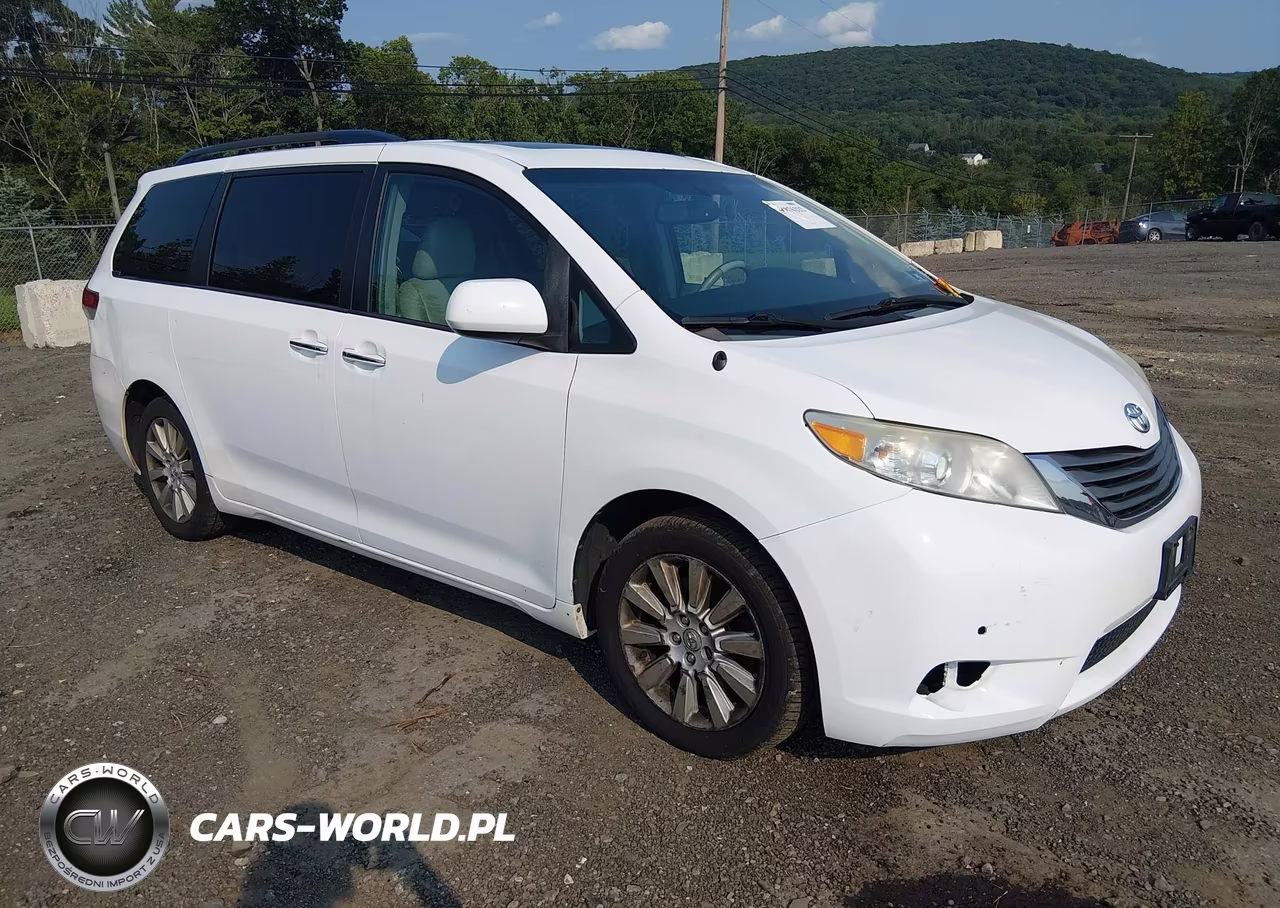 2014 Toyota Sienna Xle 7 Passenger – zdjęcie 1 z 16