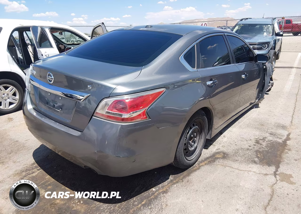 2015 Nissan Altima 2.5 S VIN:1N4AL3AP5FN896094 - 4