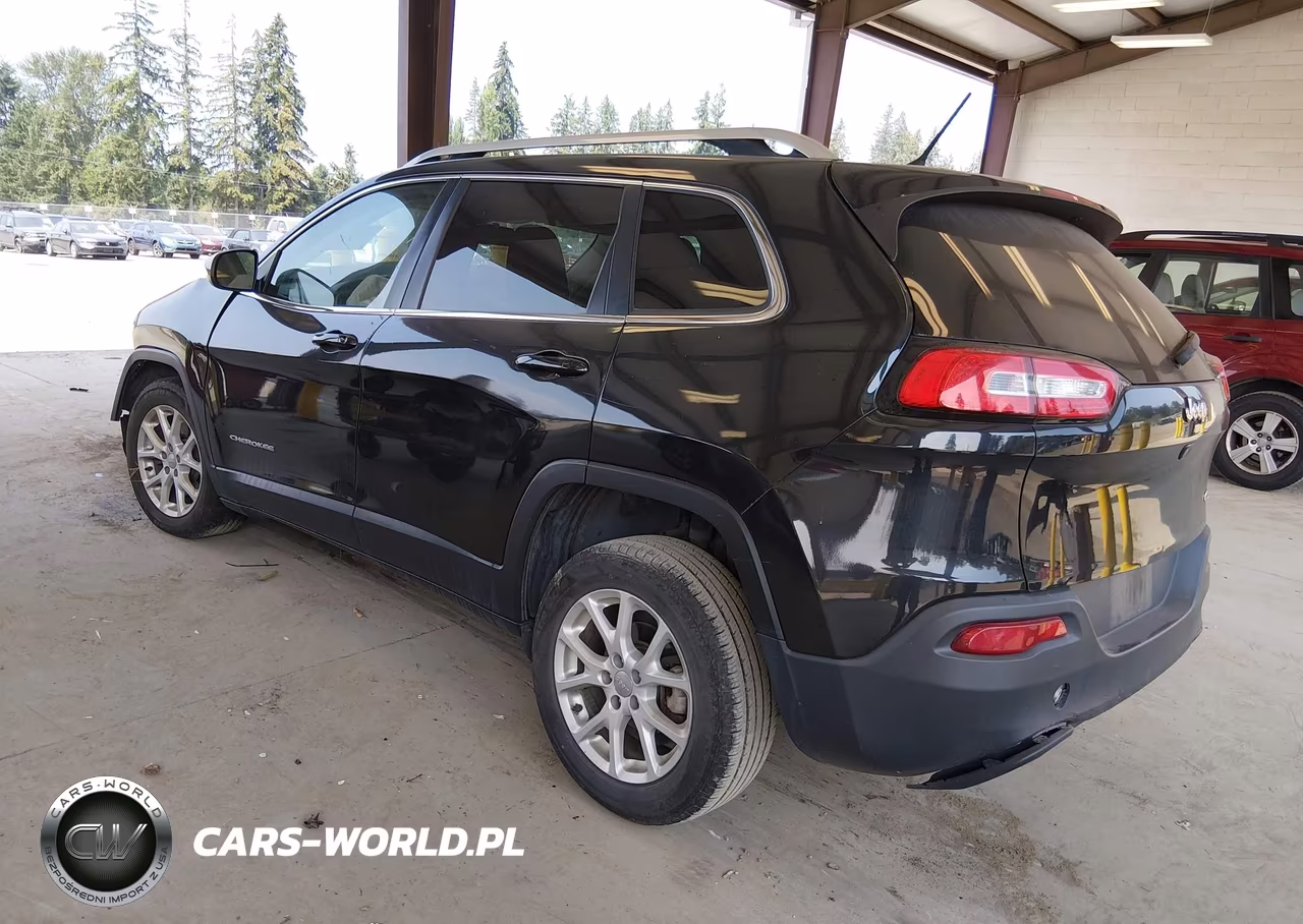 2015 Jeep Cherokee Latitude VIN:1C4PJLCB0FW771042 - 3